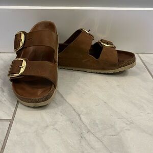 Brown leather gold buckle Birkenstocks!(size 38)